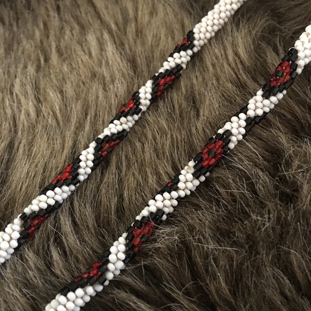 Handmade seed bead pineapple fringe necklace - Picture 7 of 8